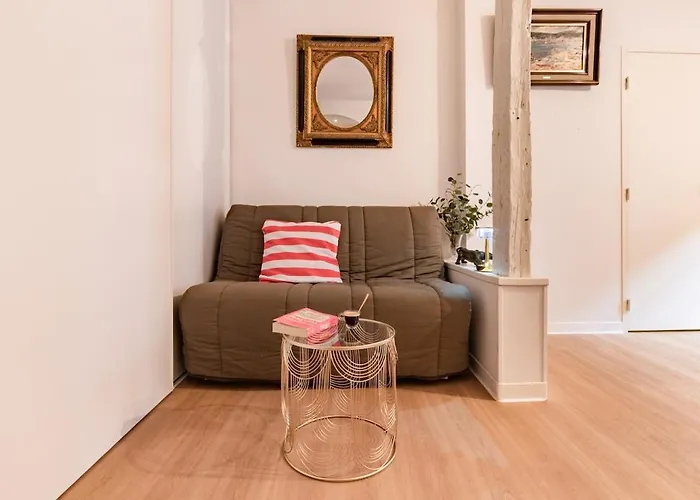 公寓 2-bedrooms,18th Century Historic In Center, 6 People