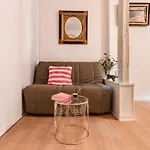 Lejlighed 2-bedrooms,18th Century Historic In Center, 6 People
