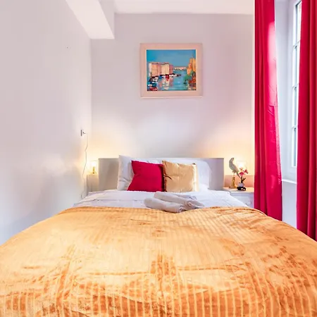 Lejlighed 2-bedrooms,18th Century Historic In Center, 6 People Toulouse