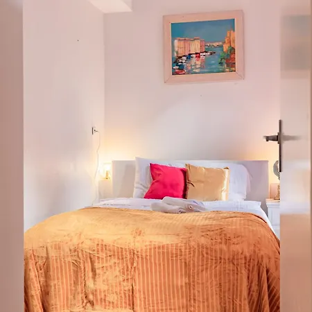 2-bedrooms,18th Century Historic In Center, 6 People * Toulouse