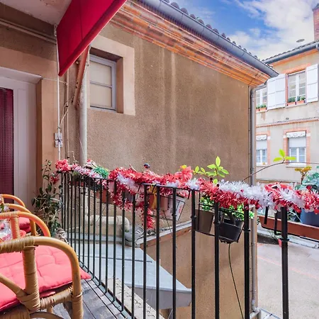 Apartment 2-bedrooms,18th Century Historic In Center, 6 People *