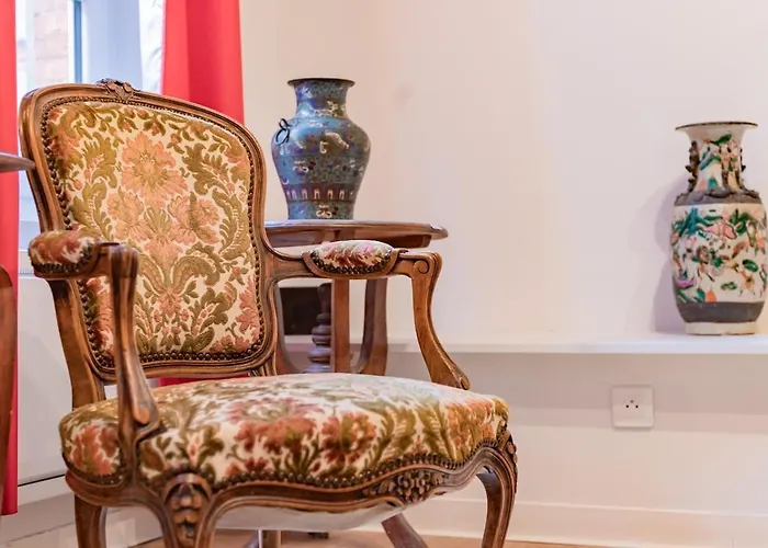 Апартаменты 2-bedrooms,18th Century Historic In Center, 6 People Тулуза