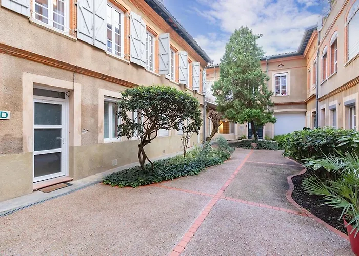 2-bedrooms,18th Century Historic In Center, 6 People 아파트 *