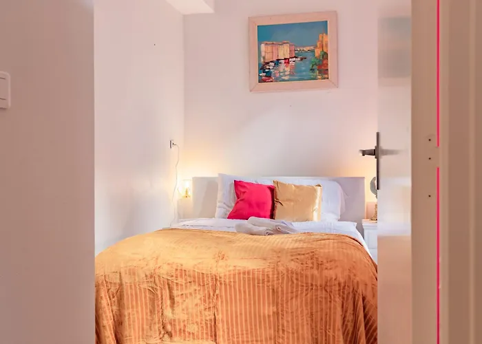 2-bedrooms,18th Century Historic In Center, 6 People * Τουλούζη