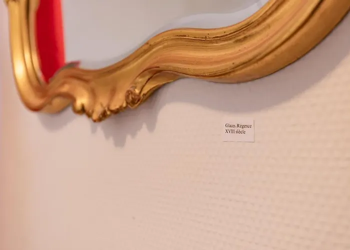 2-bedrooms,18th Century Historic In Center, 6 People *