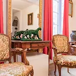 2-bedrooms,18th Century Historic In Center, 6 People Apartamento *